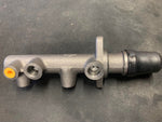 Dual Circuit Master Cylinder, Type 3 1967-71