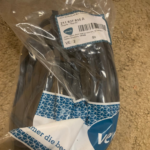 Outer Door Seal, pair, Kombi pre-67