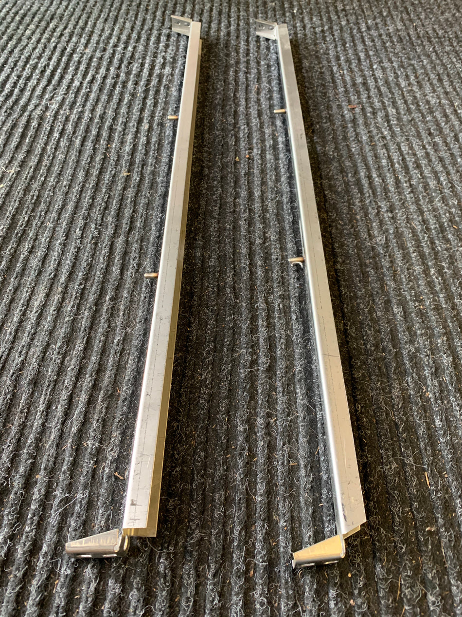 Window Guide Channel CAB DOOR, Kombi