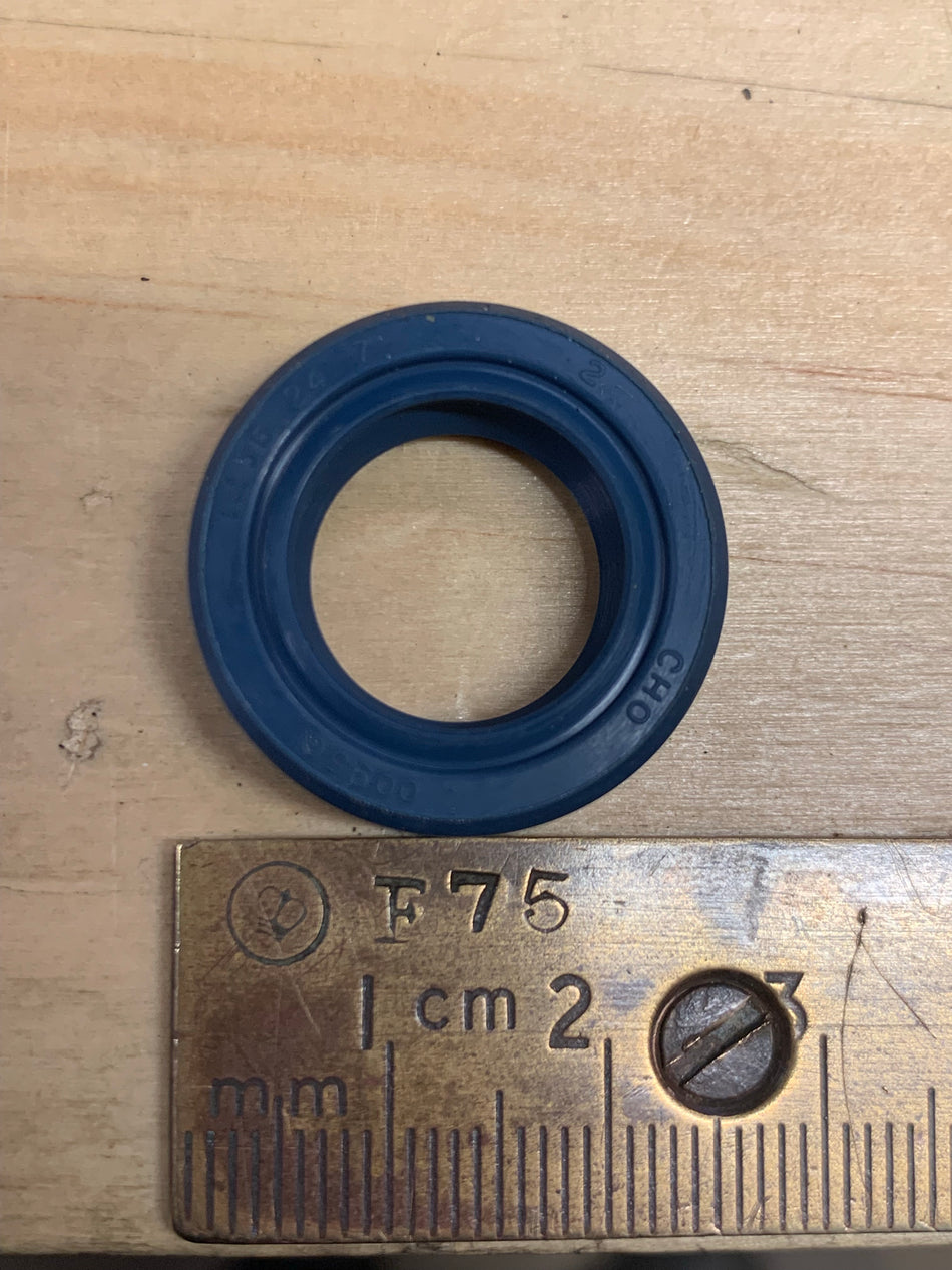 Steering Box Shaft Seal,lower  Beetle 1962-77
