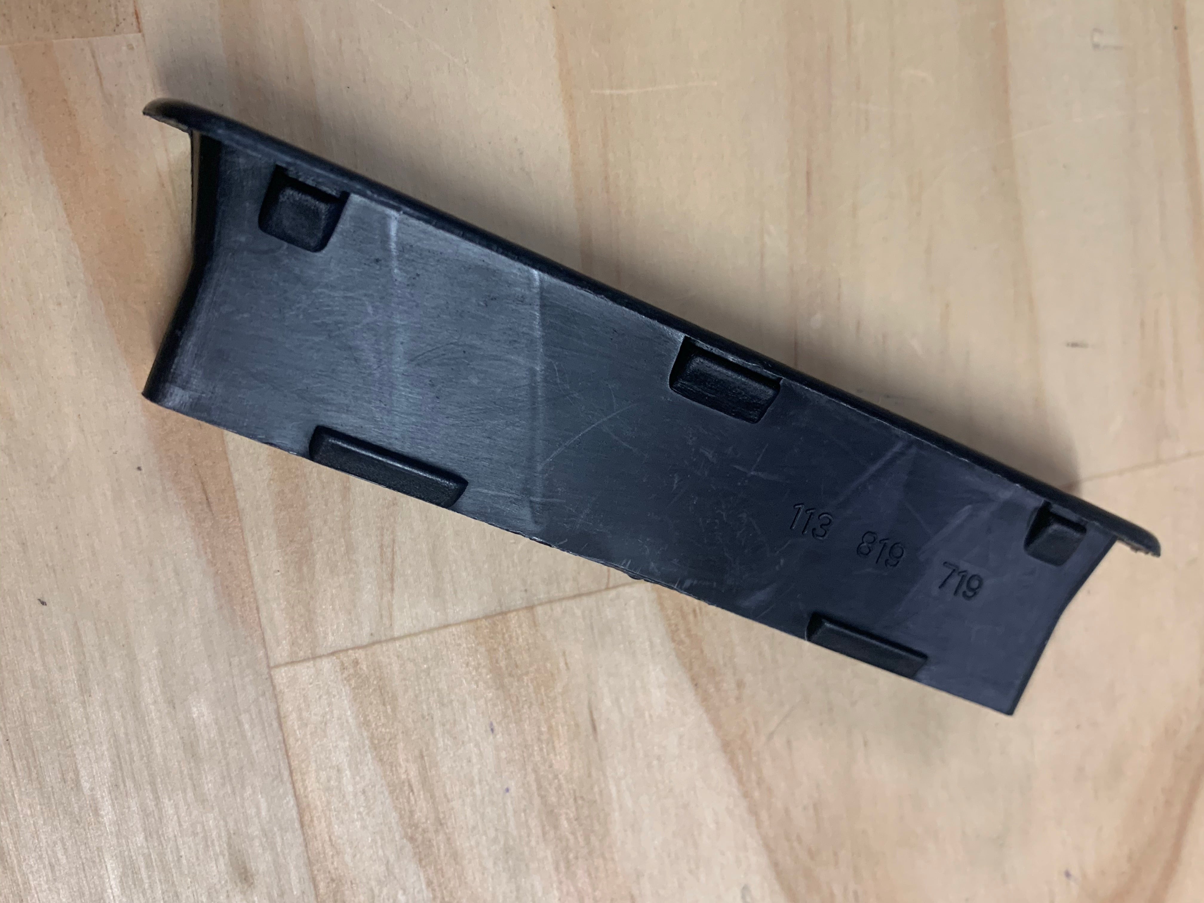 Dash Vent Trim L/R (Metal Dash), Beetle 1965-79