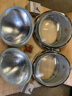 Headlight Set US Spec w/ind RHD: EARLY Beetle/Kombi