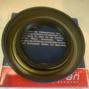 Diff Seal Manual Gearbox, Kombi 1980-92