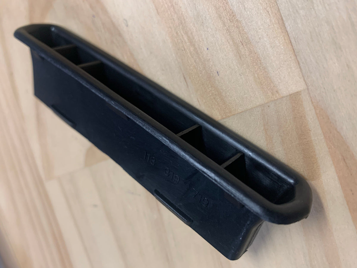 Dash Vent Trim L/R (Metal Dash), Beetle 1965-79